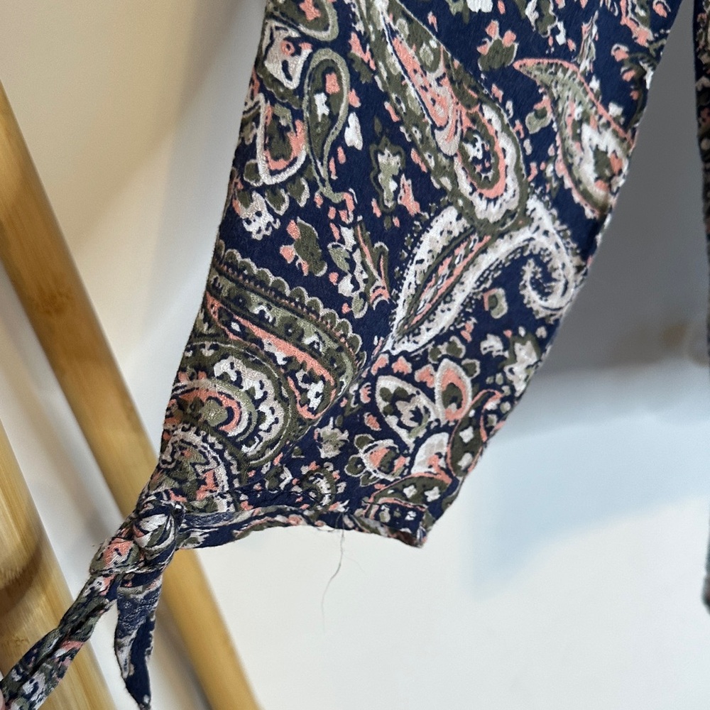 Westport‎ Navy and Pink Paisley Blouse - Picture 3 of 13